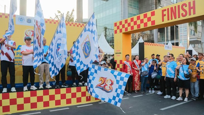 Pramono Ajak Warga Jadikan Hidup Sehat sebagai Kebiasaan Lewat PSMTI Charity Walk 2026