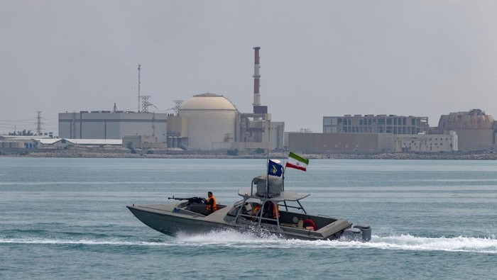 Iran Klaim Hancurkan Drone Laut AS di Selat Hormuz, Washington Bantah Serangan Berhasil